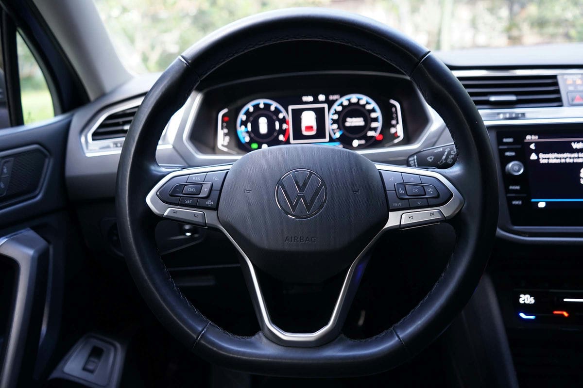 Volkswagen tiguan giá lăn bánh