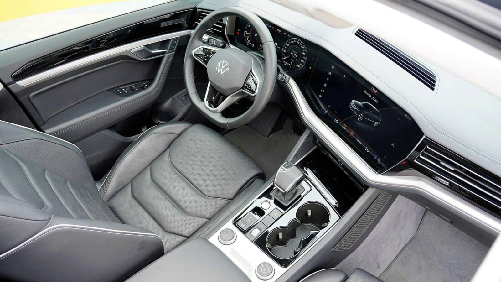 Giá xe VW Touareg – Đánh Giá, và Giá Lăn Bánh 2025 49 Giá xe VW Touareg – Đánh Giá, và Giá Lăn Bánh 2025 volkswagen touareg 4 Giá xe VW Touareg – Đánh Giá, và Giá Lăn Bánh 2025