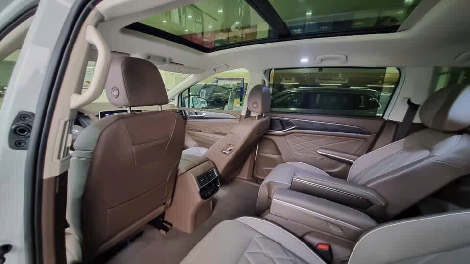 volkswagen viloran giá lăn bánh