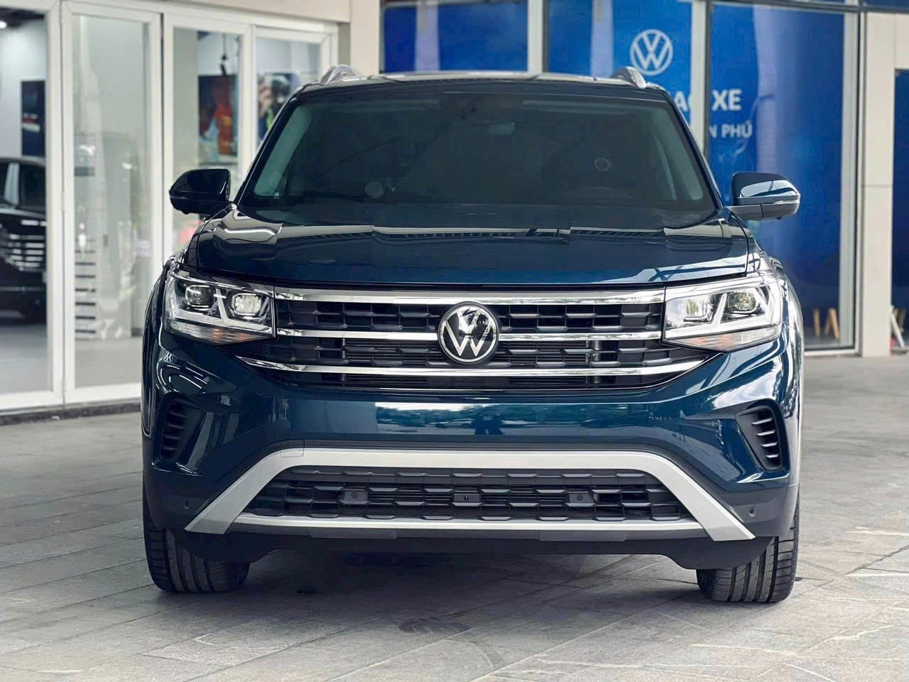 giá xe teramont limited