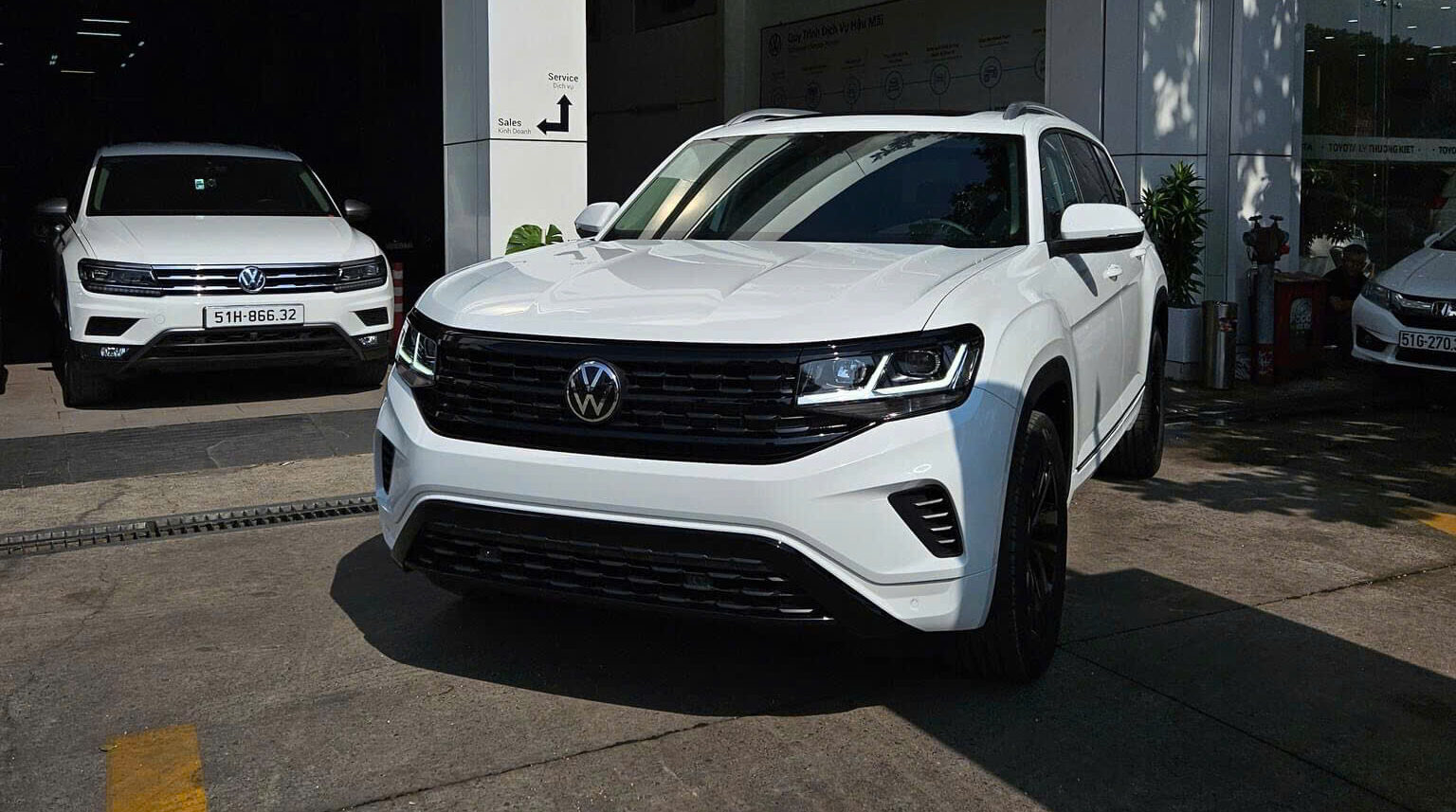 giá xe teramont limited