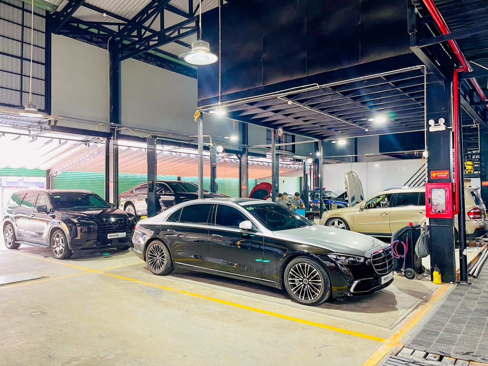 Trung tâm bảo dưỡng xe ô tô cao cấp giá ưu đãi 2025 – Mercedes, BMW, Porsche, Volkswagen 43 Trung tâm bảo dưỡng xe ô tô cao cấp giá ưu đãi 2025 – Mercedes, BMW, Porsche, Volkswagen trung tâm bảo dưỡng xe ô tô mercedes