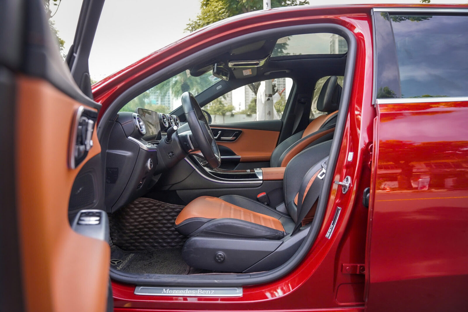 Xe Mercedes Lướt Chính Hãng – Giá xe Mercedes cũ và Ưu đãi 2025 73 Xe Mercedes Lướt Chính Hãng – Giá xe Mercedes cũ và Ưu đãi 2025 mercedes c300 cu 10 Xe Mercedes Lướt Chính Hãng – Giá xe Mercedes cũ và Ưu đãi 2025