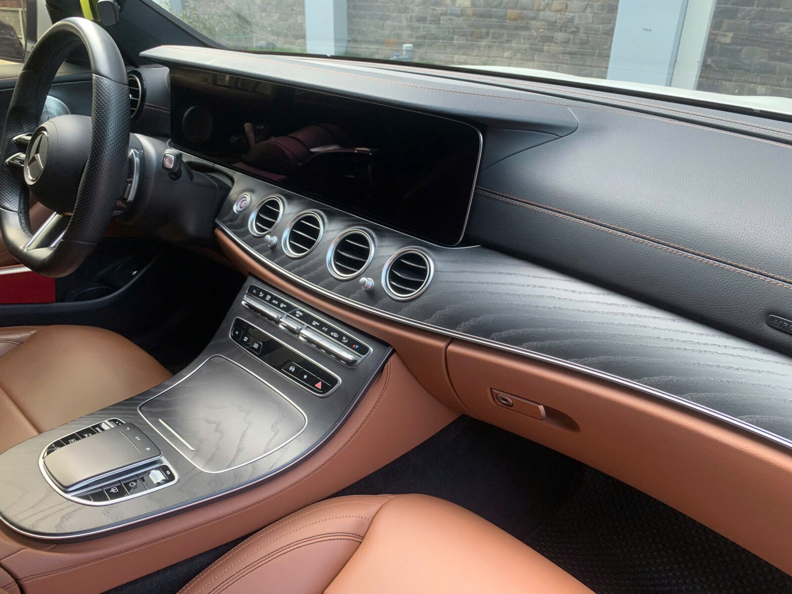 Xe Mercedes Lướt Chính Hãng – Giá xe Mercedes cũ và Ưu đãi 2025 76 Xe Mercedes Lướt Chính Hãng – Giá xe Mercedes cũ và Ưu đãi 2025 mercedes e300 cu 5 Xe Mercedes Lướt Chính Hãng – Giá xe Mercedes cũ và Ưu đãi 2025