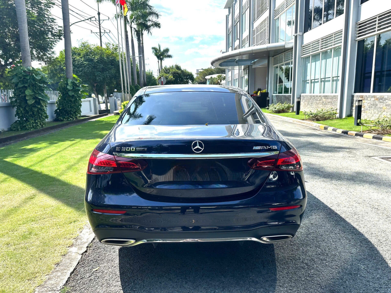 Xe Mercedes Lướt Chính Hãng – Giá xe Mercedes cũ và Ưu đãi 2025 79 Xe Mercedes Lướt Chính Hãng – Giá xe Mercedes cũ và Ưu đãi 2025 mercedes e300 cu Xe Mercedes Lướt Chính Hãng – Giá xe Mercedes cũ và Ưu đãi 2025