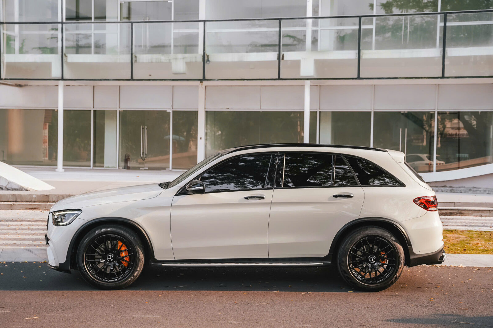 Xe Mercedes Lướt Chính Hãng – Giá xe Mercedes cũ và Ưu đãi 2025 90 Xe Mercedes Lướt Chính Hãng – Giá xe Mercedes cũ và Ưu đãi 2025 mercedes glc 300 2019 cu 1 Xe Mercedes Lướt Chính Hãng – Giá xe Mercedes cũ và Ưu đãi 2025