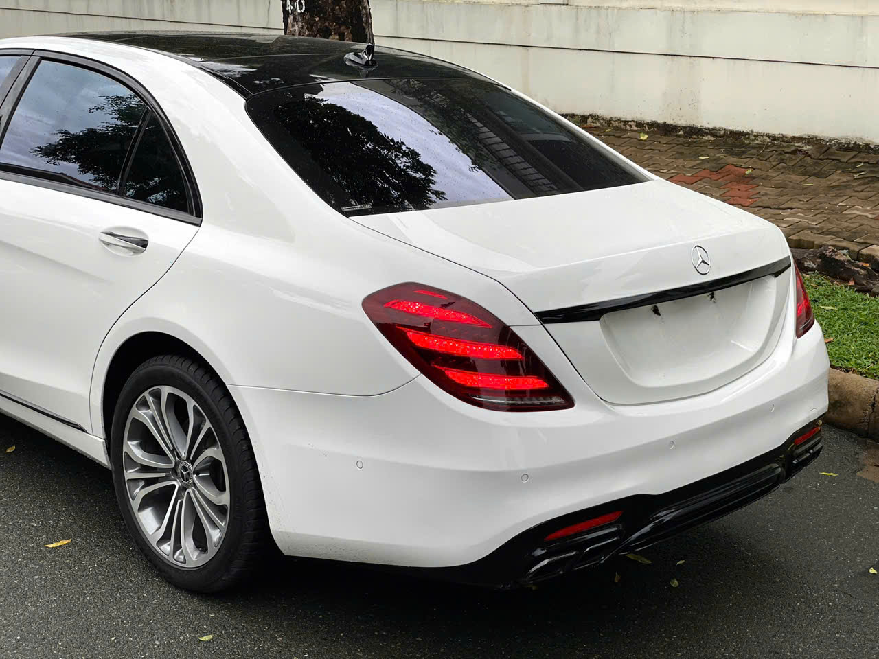 Xe Mercedes Lướt Chính Hãng – Giá xe Mercedes cũ và Ưu đãi 2025 105 Xe Mercedes Lướt Chính Hãng – Giá xe Mercedes cũ và Ưu đãi 2025 xe mercedes 450 da qua su dung chinh hang 3 Xe Mercedes Lướt Chính Hãng – Giá xe Mercedes cũ và Ưu đãi 2025