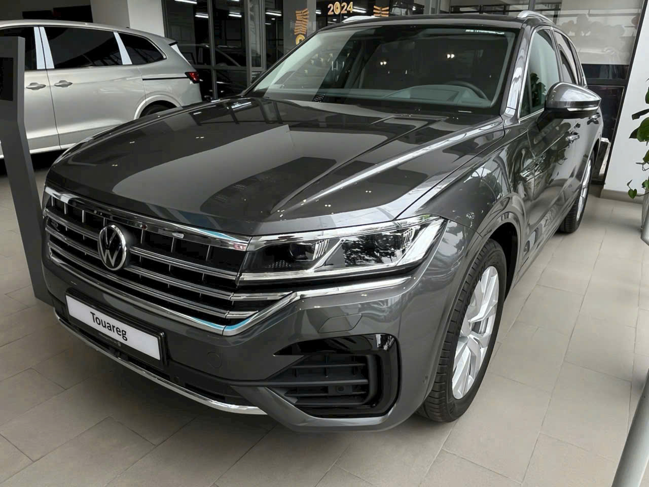 giá xe touareg