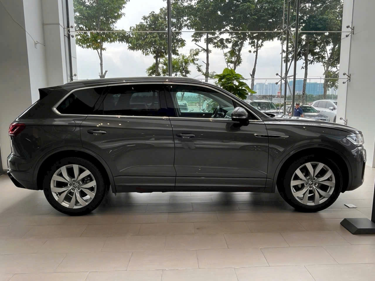 volkswagen touareg giá lăn bánh