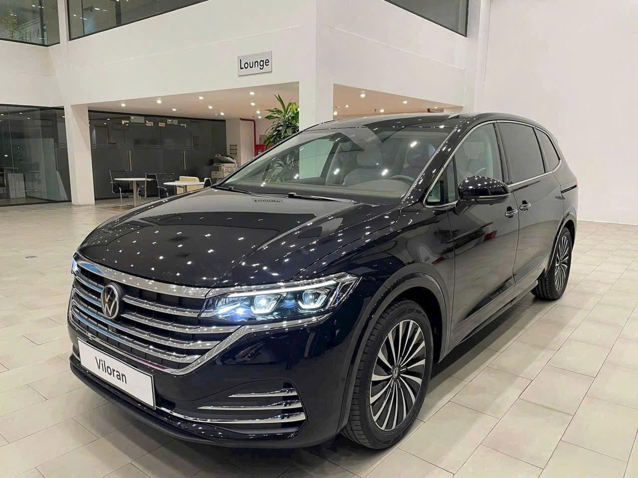Xe Viloran 2025 tại Việt Nam - Tìm hiểu chi tiết các phiên bản Luxury và Premium 45 Xe Viloran 2025 tại Việt Nam - Tìm hiểu chi tiết các phiên bản Luxury và Premium giá lăn bánh xe viloran